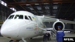 Перший зразок українського реактивного літака нового покоління Ан-158, Київ, 20 квітня 2010 року