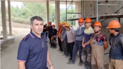 Рейд полиции в поисках мигрантов в Сочи. Скриншот видеозаписи из тг-канала ГУ МВД России по Краснодарскому краю