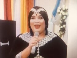 Bobur parodist Feruza Jumaniyozova qiyofasida