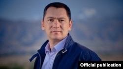 Омурбек Бабанов.