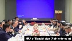 Эки өлкөнүн өкмөт өкүлдөрү Кабул шаарында жолукту.  