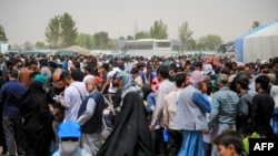 مهاجران افغان که که از ایران در مزر اسلام قلعه هرات آمدند