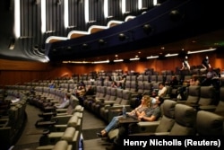 Кінотеатр Odeon Luxe Leicester Square в Лондоні, прем’єра фільму «Tenet», 26 серпня 2020 року