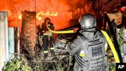 Ուկրաինա - Ռուսական հարվածի հետևանքով Խարկովի մարզում բռնկված հրդեհ, 15-ը հուլիսի, 2025թ. 