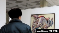 Кўргазмада