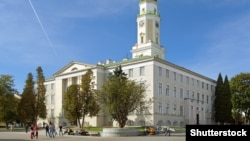 За результатами екзитполу, переважну кількість голосів у Дрогобичі має чинний мер Тарас Кучма – 39,5%. На другому місці – самовисуванець Андрій Веселий, 25,9%