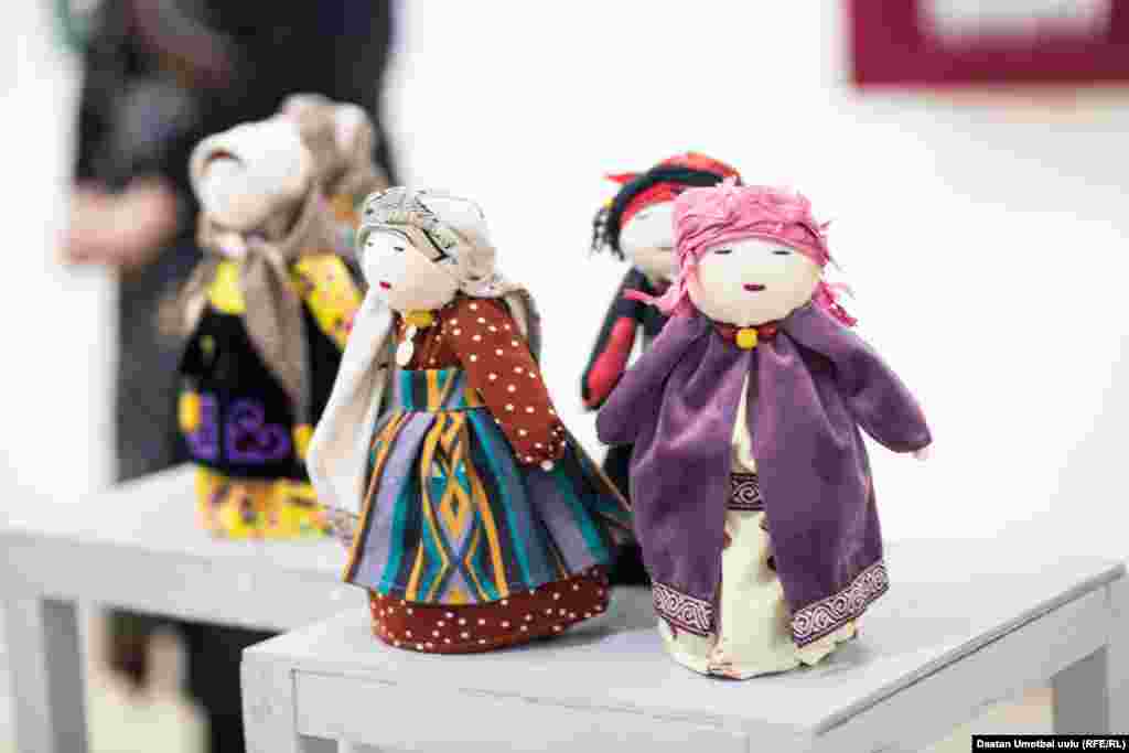 Чек арада жайгашкан аймактагы аялдардын жоолук салуулары өзгөчөлөнүп турат.