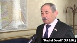 Абдуҳалим Ғаффоров.