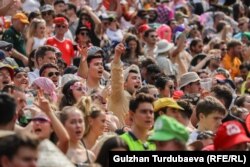 Регби күйөрмандары.