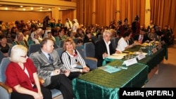 Фестивальнең беренче көне. Алдагы рәттә мәртәбәле жюри