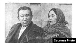 Мукай Элебаев жубайы Бурулча менен 