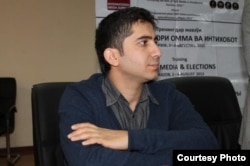 Фирӯз Баротов.