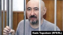 Арон Атабек, осужден на 18 лет тюрьмы после столкновений в поселке Шанырак. Алматы, октябрь 2007 года.
