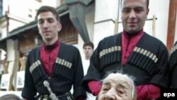 Работать нынче в грузинском ресторане - дело не из легких: ресторатор замучали проверками торговая, налоговая, пожарная инспекции