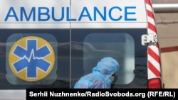 За даними МОЗ, госпіталізували 526 людей, одужали – 1 835. Померли 35 людини