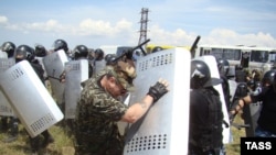 Феодосия. 3 июля. Драка активистов русских казачьих сообществ и милиции