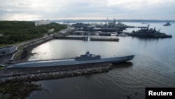 Ілюстраційне фото: кораблі в порту Сєвєроморська