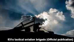 «Винищувачем Повітряних сил знищено крилату ракету. А підрозділами протиповітряної оборони Сухопутних військ уражено шість безпілотних літальних апаратів»