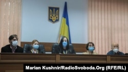  У суді також привели до присяги обраних присяжних 