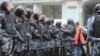 ОМОН пресекает очередной марш несогласных.