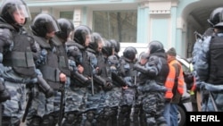 Во время Маршей несогласных были задержаны по меньшей мере 350 человек