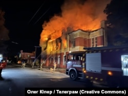 На славутым адэскім рынку Прывоз расейскія дроны выпалілі два гандлёвыя павільёны