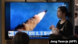 Հարավկորեական հեռուստատեսությունը հաղորդում է Հյուսիսային Կորեայի կողմից հրթիռային փորձարկումների մասին, Սեուլ, 10-ը սեպտեմբերի, 2019թ․