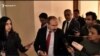 Кандидат в премьер-министры Никол Пашинян беседует с журналистами, Ереван, 1 ноября 2018 г. 