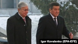 Казакстандын президенти Касым-Жомарт Токаев менен Кыргызстандын президенти Сооронбай Жээнбеков Бишкек шаарында. 27-ноябрь, 2019-жыл.