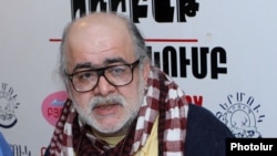 Председатель Хельсинкской ассоциации Армении Микаэл Даниелян в пресс-клубе «Урбат» («Пятница»), Ереван, 22 февраля 2012 г.
