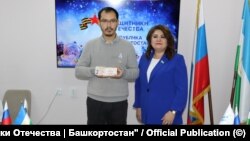  10-январда АКШда кармалган Тимур Пралиев былтыр жыл соңунда эле "аскердик операциянын ардагери" күбөлүгүн алган. 12-декабрь, 2024-жыл. 