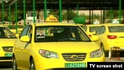 "Türkmenistanda döwlet eýeçiligindäki taksomotor kärhanasy işgär tapman kösenýär"