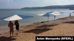 Пляж в Крыму, архивное фото 