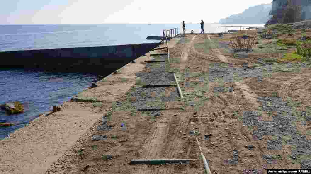 Аварійна прибережна зона на межі Малого Маяка й Утьоса