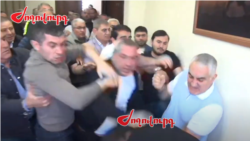 Վեճ, ծեծ Երևանի Նոր Նորքի թաղապետարանում՝ թաղապետի մասնակցությամբ