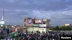 Автор статьи обвиняет Францию, Израиль и Турцию в эскалации ситуации в Сирии, поскольку они призывают международное сообщество провести военную операцию в этом государстве