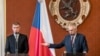 Президент Чешской Республики Милош Земан (справа) и премьер-министр Андрей Бабиш. 