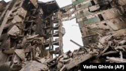 Հրետակոծությունից քանդված շենք Կիևի շրջանում, 5-ը ապրիլի, 2022թ․