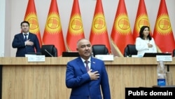 Жогорку Кеңештин төрагасы Нурланбек Тургунбек уулу. 