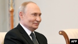 Путін й інші кремлівські чиновники послідовно заявляли, що вони не вважають Україну незалежною державою з власною історією, ідентичністю й культурою, окремою від Росії, зауважують аналітики