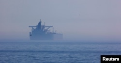 Вид на судно Eventin під панамським прапором біля берегів Засніца, Німеччина, 16 квітня 2025 року