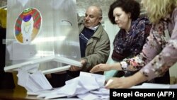 Բելառուս - Ընտրատեղամասերից մեկում սկսում են քվեների հաշվարկը, 17-ը նոյեմբերի, 2019թ․