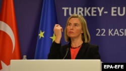 "Bu elhenç jenaýata jogapkär adamlar hökman jogapkärçilige çekilmeli” diýip, Mogherini Ankarada aýtdy.