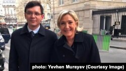 Народний депутат Євген Мураєв і лідер ультраправої французької партії «Національний фронт» Марін Ле Пен. Париж, 2016 рік