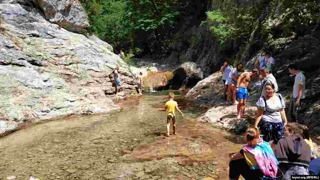 Кінцевий пункт маршруту &ndash; &laquo;ванни молодості&raquo;