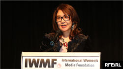 Репортер Азаттыка Сания Тойкен.
