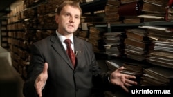 Վլադիմիր Վյատրովիչ, արխիվ