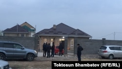 Дом Улана Салянова в день его убийства. 