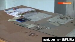 Աճարկուտի գյուղապետի աշխատասեղանից թռնչաղբն անպակաս է 