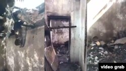 Корбарон гуфтанд, ду хона пурра сӯхтаанд